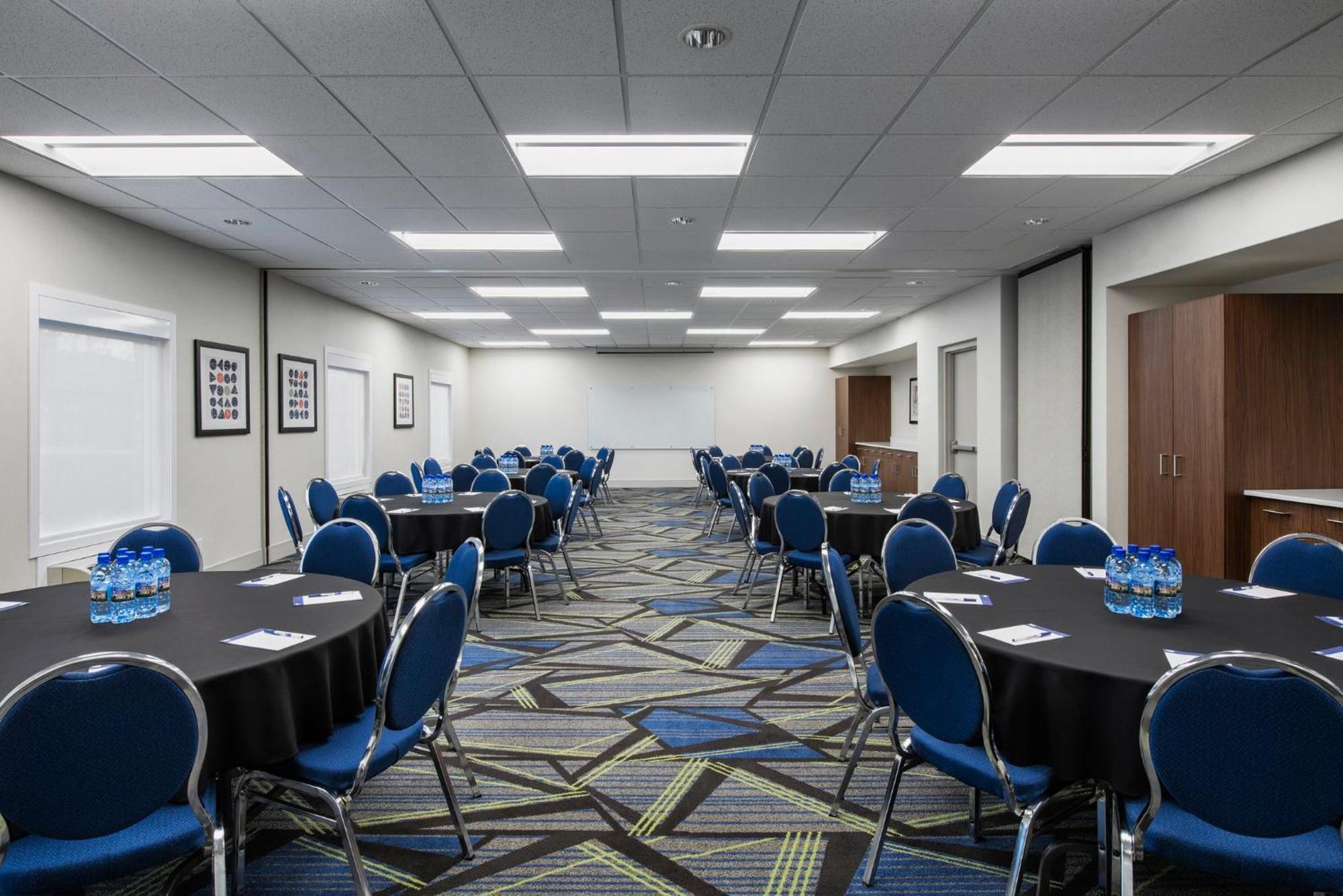 Holiday Inn Express Hotel & Suites Saskatoon By Ihg Exteriér fotografie